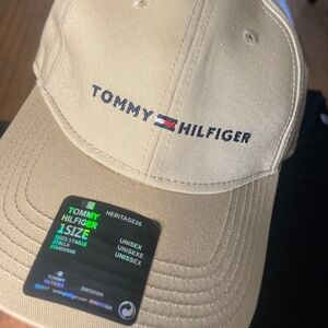 Tommy Hilfiger hat